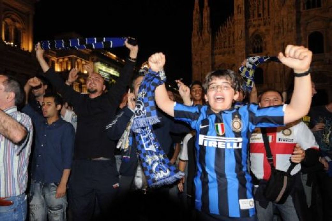 FOTO si VIDEO - cele mai TARI imagini de la petrecerea lui Inter 17!_10