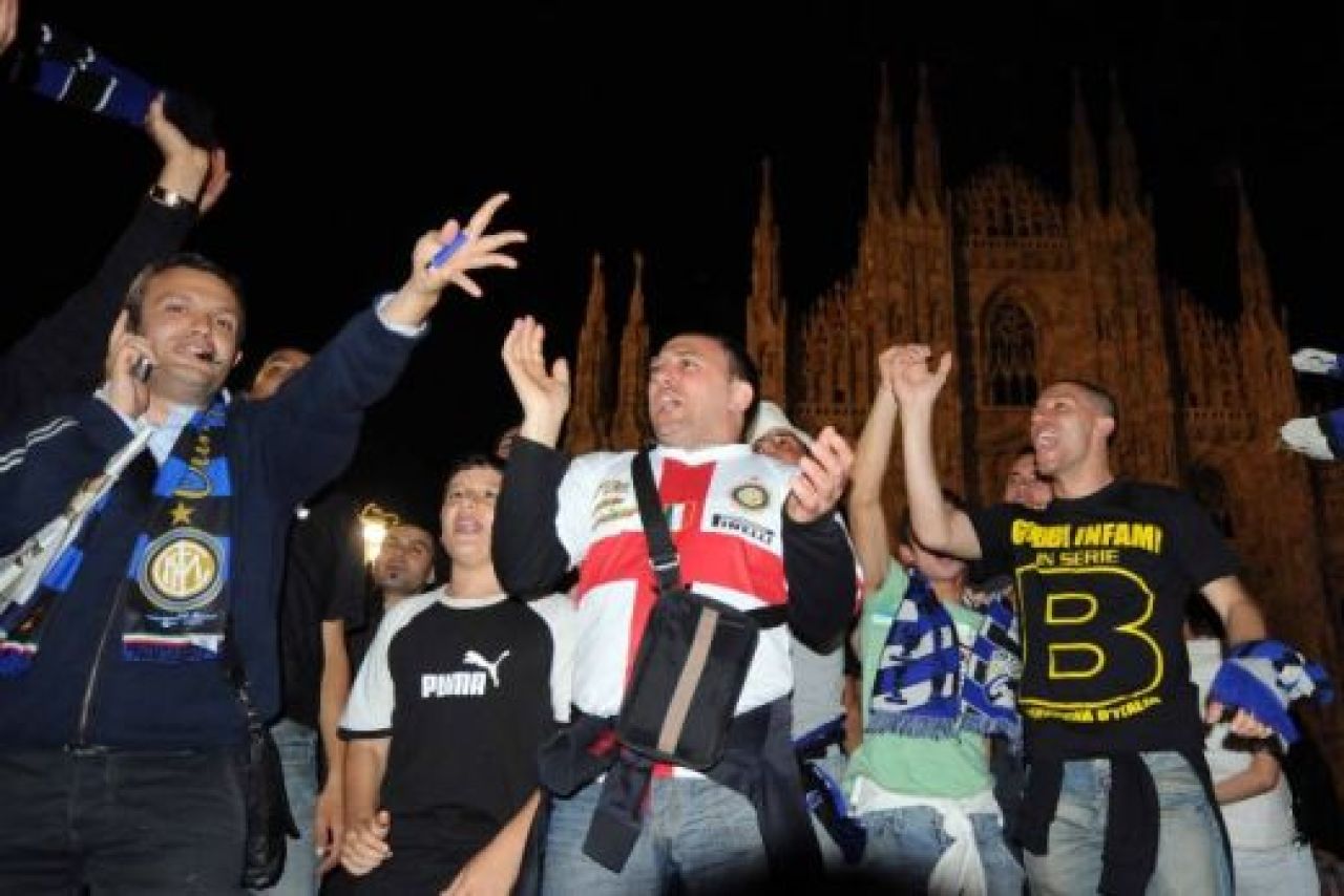 FOTO si VIDEO - cele mai TARI imagini de la petrecerea lui Inter 17!_16