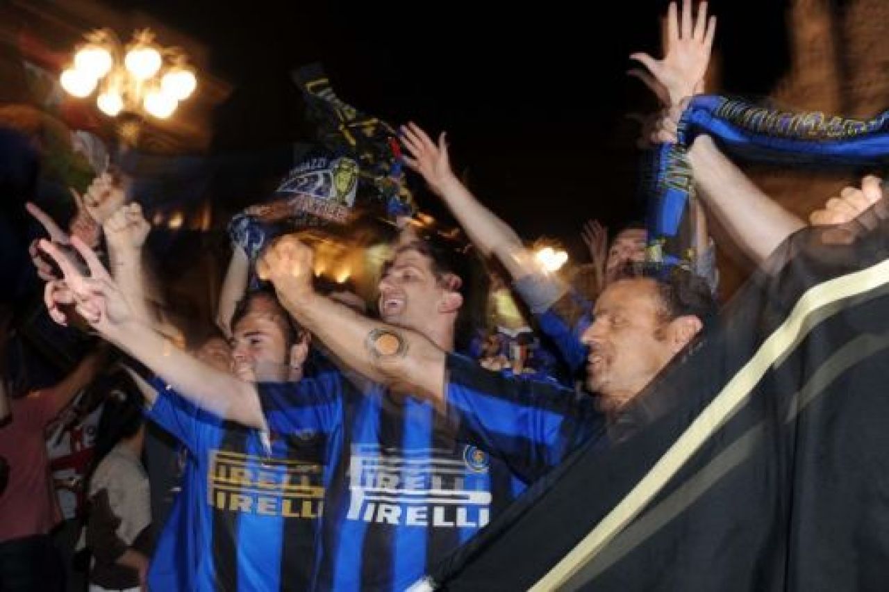 FOTO si VIDEO - cele mai TARI imagini de la petrecerea lui Inter 17!_26