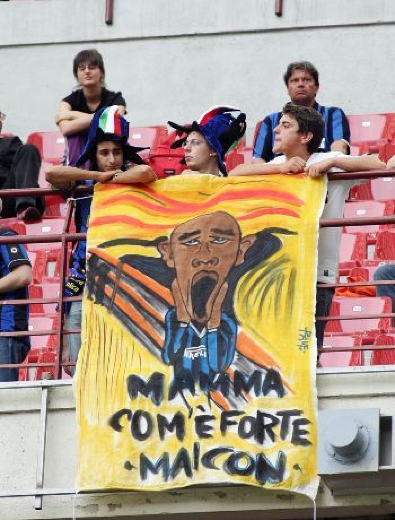 FOTO si VIDEO - cele mai TARI imagini de la petrecerea lui Inter 17!_31