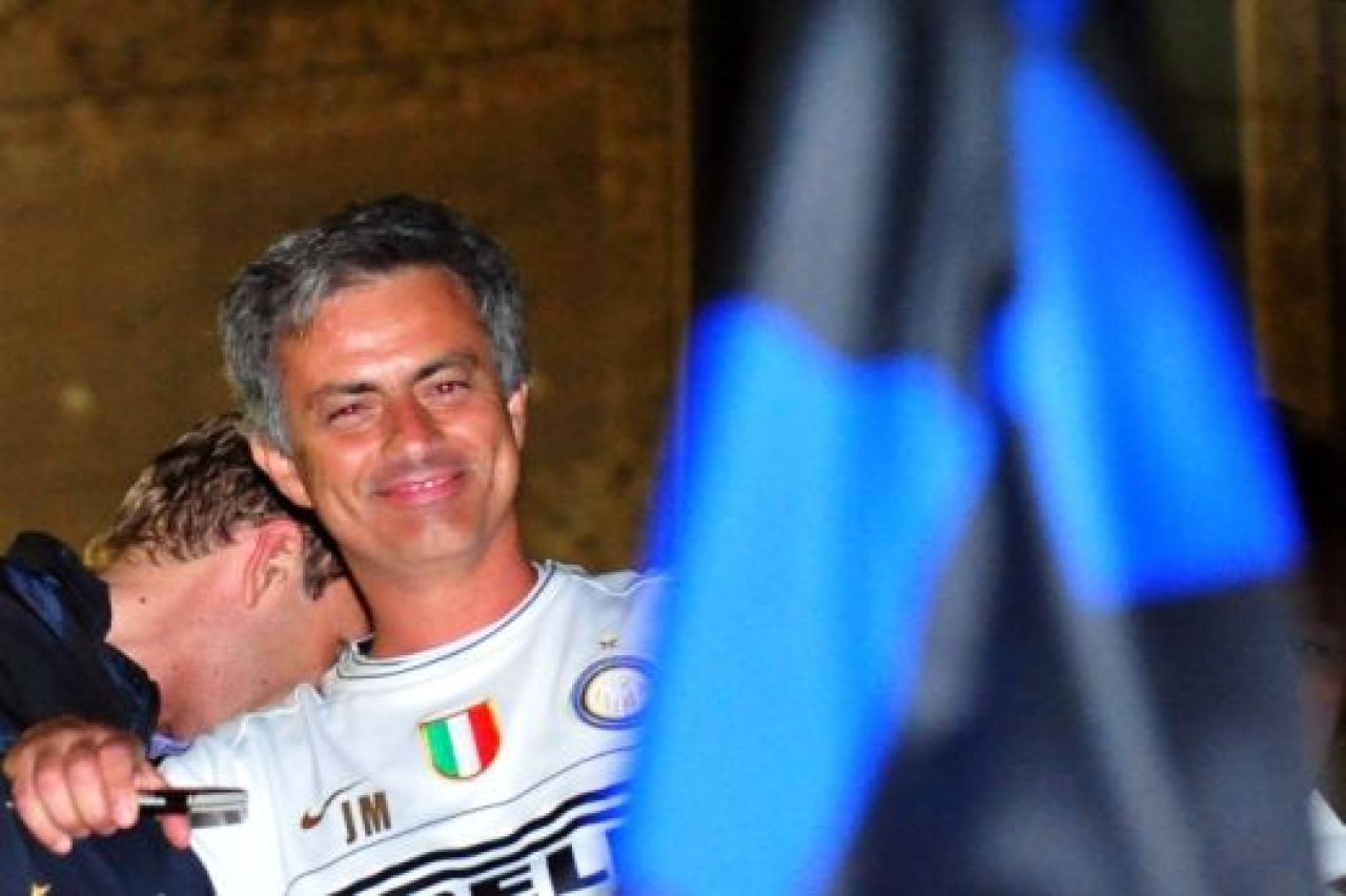FOTO si VIDEO - cele mai TARI imagini de la petrecerea lui Inter 17!_36