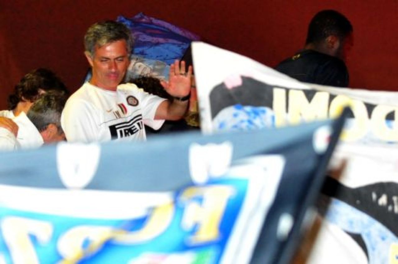 FOTO si VIDEO - cele mai TARI imagini de la petrecerea lui Inter 17!_38
