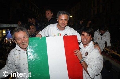 FOTO si VIDEO - cele mai TARI imagini de la petrecerea lui Inter 17!_72