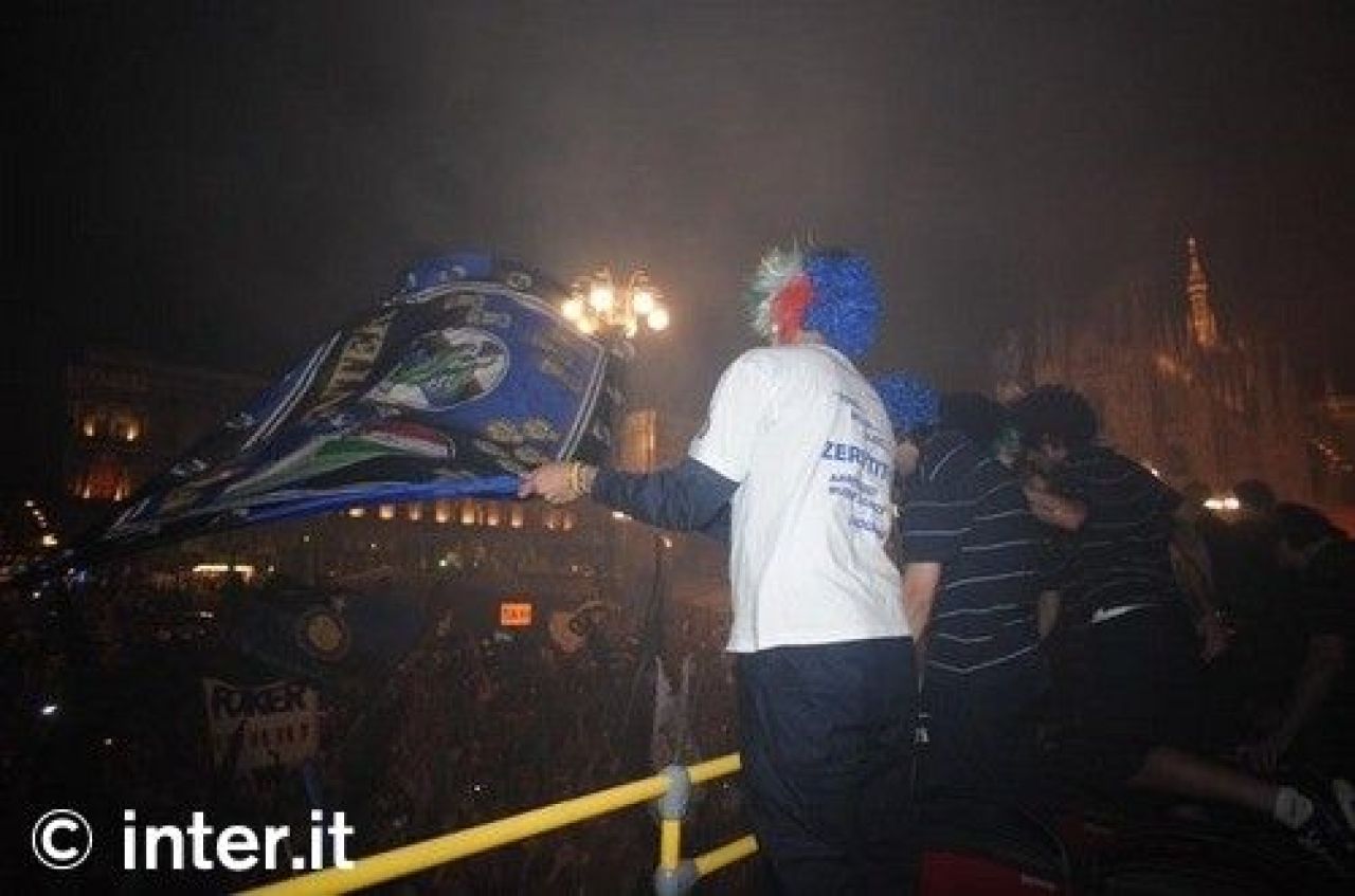 FOTO si VIDEO - cele mai TARI imagini de la petrecerea lui Inter 17!_70