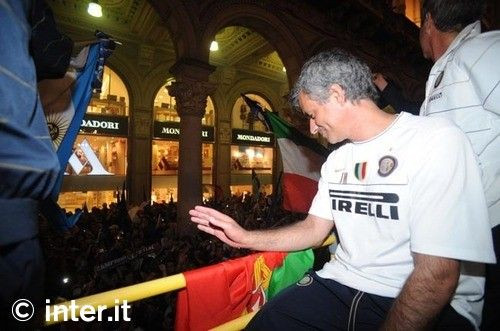 FOTO si VIDEO - cele mai TARI imagini de la petrecerea lui Inter 17!_75