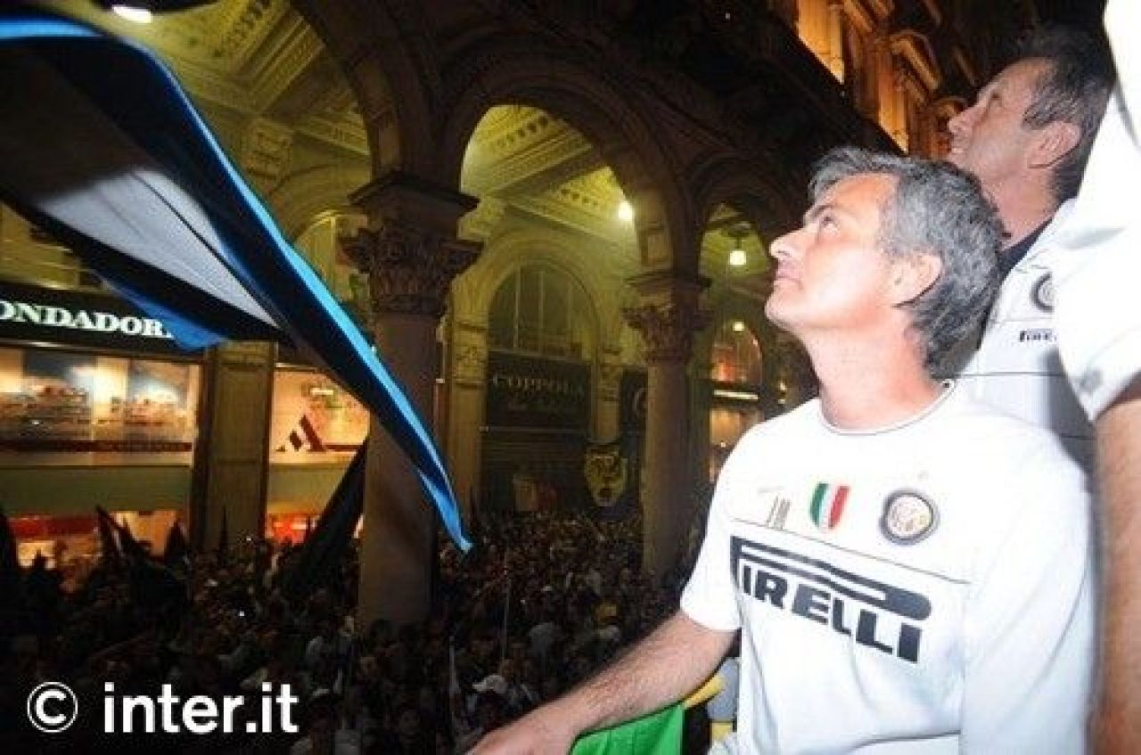 FOTO si VIDEO - cele mai TARI imagini de la petrecerea lui Inter 17!_90