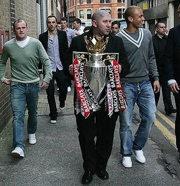 Jucatorii lui Manchester United au sarbatorit castigarea campionatului la un restaurant italian!_6