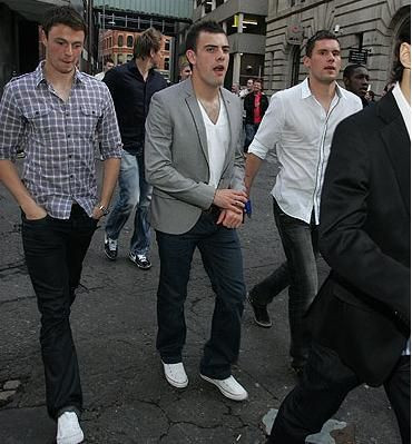 Jucatorii lui Manchester United au sarbatorit castigarea campionatului la un restaurant italian!_8