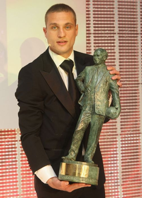 Fanii si jucatorii lui Manchester au decis: Nemanja VIDIC, jucatorul anului!_6