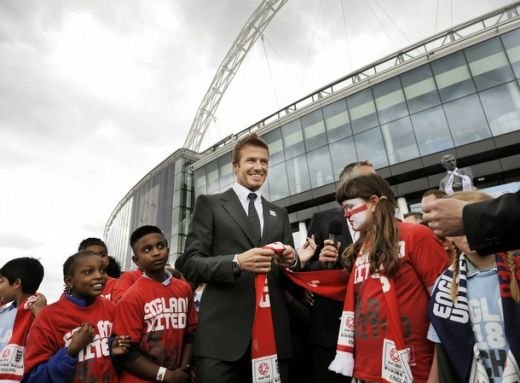 FOTO: Beckham si Rooney au lansat candidatura Angliei la Cupa Mondiala din 2018!_5