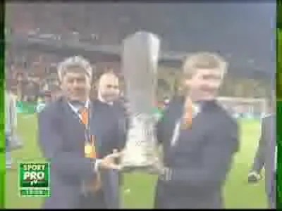 SUPER&nbsp;IMAGINI: UEFAntasticul Lucescu are Europa la picioarele lui!