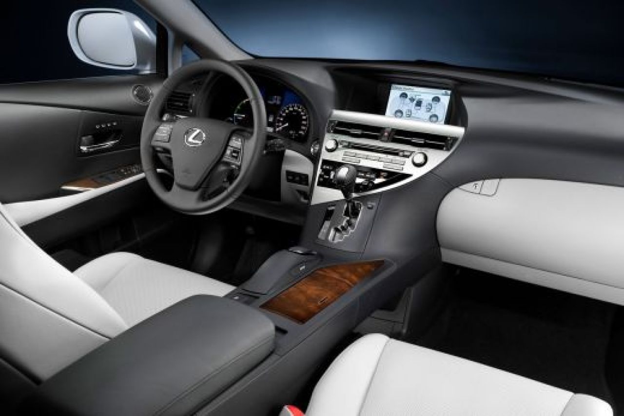Primul SUV cu trei motoare: Lexus RX450h, sambata, la ProMotor, de la 11:15!_8