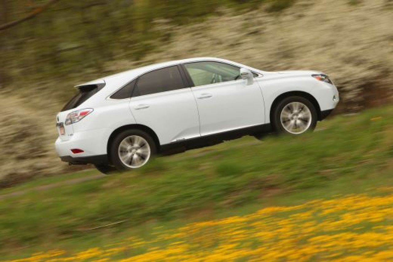 Primul SUV cu trei motoare: Lexus RX450h, sambata, la ProMotor, de la 11:15!_9