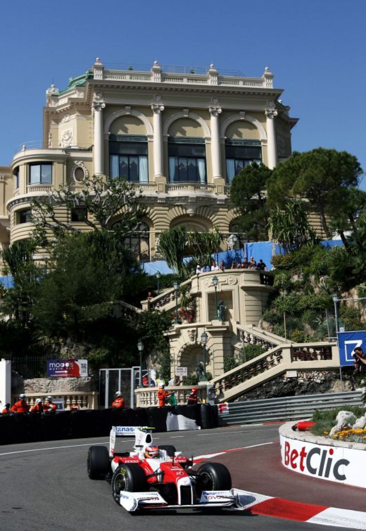 Raikkonen, aproape de pole-position in Monaco_16