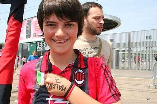 Omul cu care s-au batut Hagi, Laca sau Dan Petrescu - Paolo Maldini se retrage din fotbal! Vezi ce a insemnat Maldini pentru Milan:_4