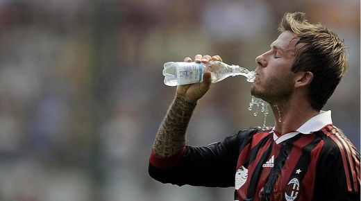 Omul cu care s-au batut Hagi, Laca sau Dan Petrescu - Paolo Maldini se retrage din fotbal! Vezi ce a insemnat Maldini pentru Milan:_25