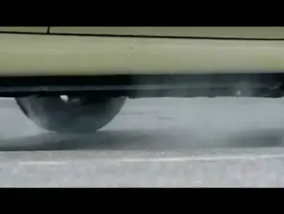 Dunloop si Toyota Aygo sfideaza gravitatia! Vezi un luping record!