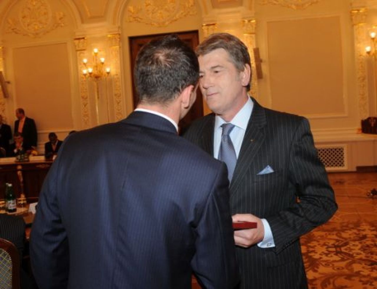 Presedintele Ucrainei i-a decorat pe Mircea Lucescu si Razvan Rat! VEZI FOTO:_12