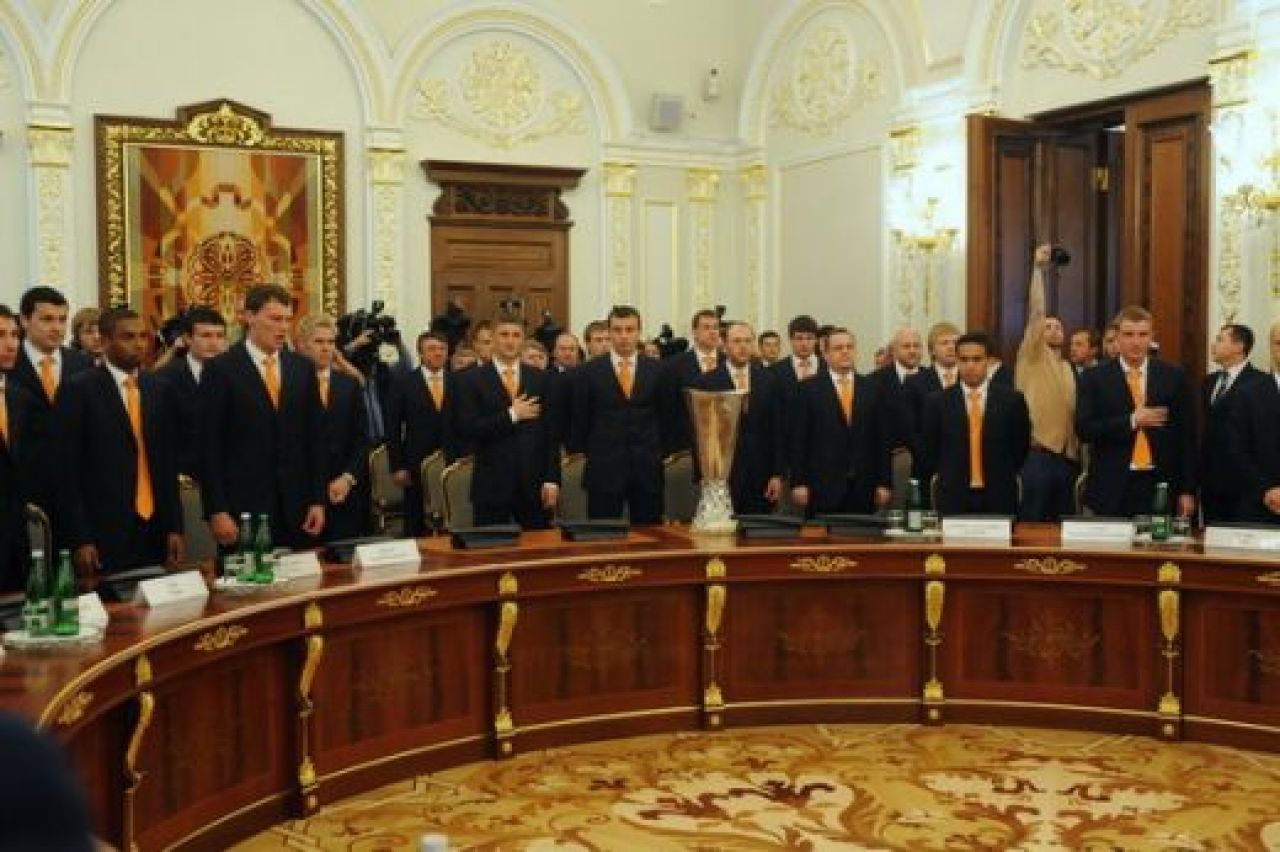 Presedintele Ucrainei i-a decorat pe Mircea Lucescu si Razvan Rat! VEZI FOTO:_16