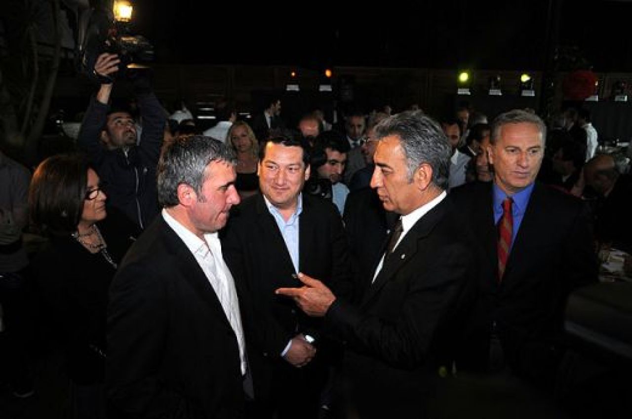 SUPER FOTO! Hagi a sarbatorit la Istanbul 9 ani de la castigarea Cupei UEFA cu Galata_6
