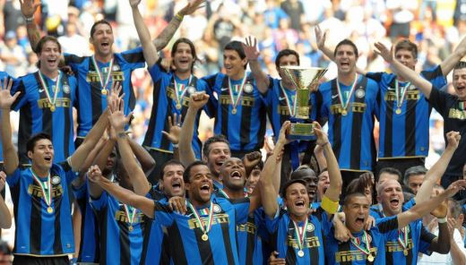 FOTO! Chivu a sarbatorit titlul cu Natalia in brate!_5