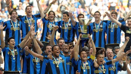 FOTO! Chivu a sarbatorit titlul cu Natalia in brate!_5