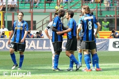 FOTO! Chivu a sarbatorit titlul cu Natalia in brate!_7