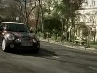 VIDEO / Noile Mini 50 Mayfair si 50 Camden