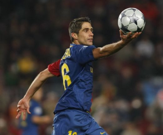 Sylvinho, un DOMN isi ia ADIO! Vezi cele mai tari 30 de poze cu Sylvinho in tricoul Barcelonei!_3