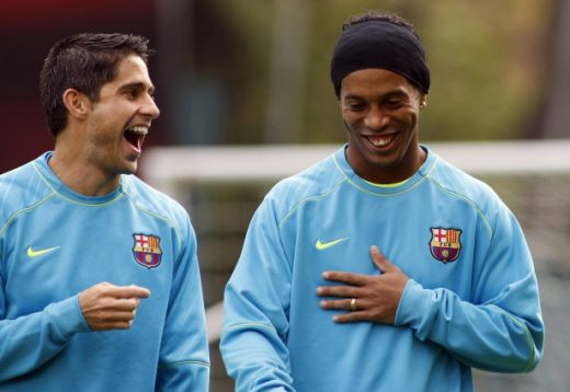 Sylvinho, un DOMN isi ia ADIO! Vezi cele mai tari 30 de poze cu Sylvinho in tricoul Barcelonei!_10