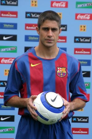 Sylvinho, un DOMN isi ia ADIO! Vezi cele mai tari 30 de poze cu Sylvinho in tricoul Barcelonei!_15
