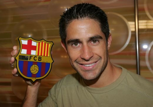Sylvinho, un DOMN isi ia ADIO! Vezi cele mai tari 30 de poze cu Sylvinho in tricoul Barcelonei!_23