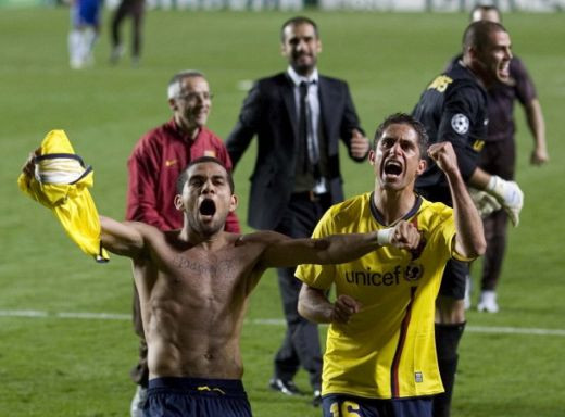 Sylvinho, un DOMN isi ia ADIO! Vezi cele mai tari 30 de poze cu Sylvinho in tricoul Barcelonei!_29