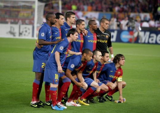 Sylvinho, un DOMN isi ia ADIO! Vezi cele mai tari 30 de poze cu Sylvinho in tricoul Barcelonei!_31