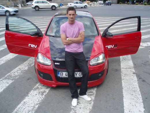 Vezi un super Volkswagen Golf GTI cu motor 2 l turbo si 350 CP, sambata, ProMotor, ora 12:30, la Pro TV. _12