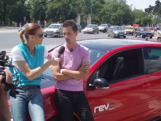 Vezi un super Volkswagen Golf GTI cu motor 2 l turbo si 350 CP, sambata, ProMotor, ora 12:30, la Pro TV. _16