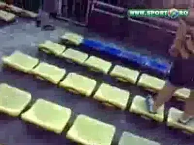 Imagini EXCLUSIVE! VEZI cum au intervenit jandarmii peste galeria lui Dinamo!