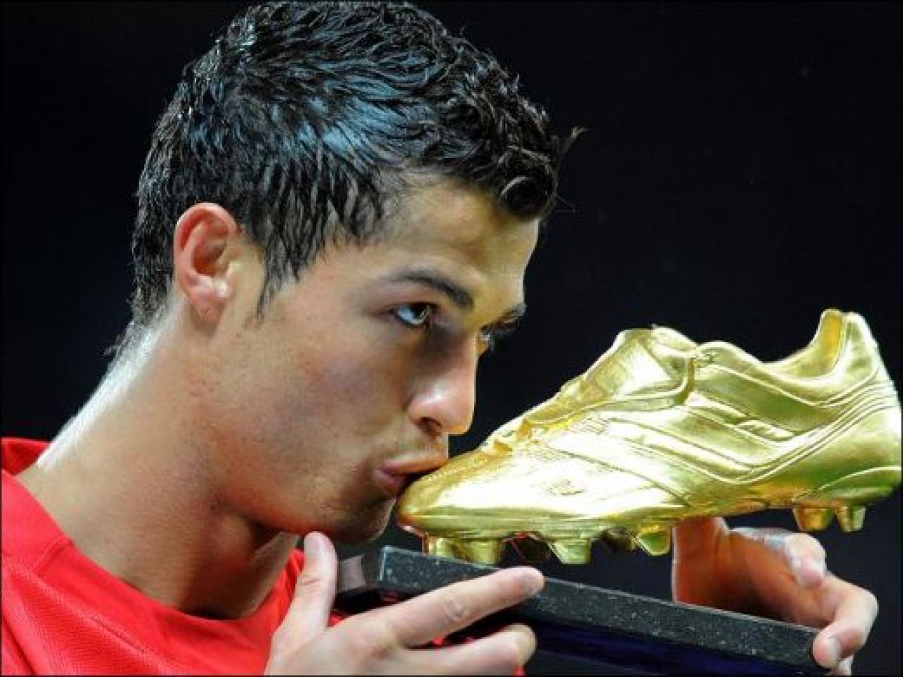 Ronaldo socheaza: