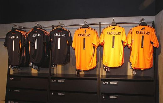 Ibrahimovici, aproape de Real! Vezi cum arata noul echipament al Realului:_4