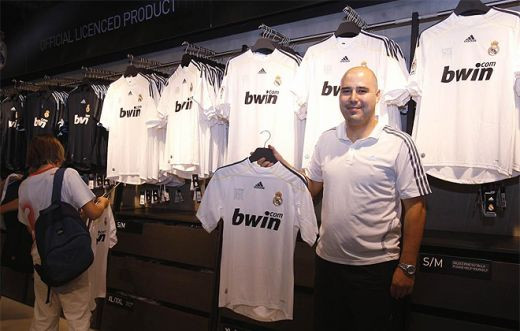 Ibrahimovici, aproape de Real! Vezi cum arata noul echipament al Realului:_5