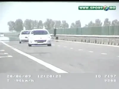 VIDEO: Copos prins de politie cu 200 km la ora, 3 luni fara carnet: Vezi cum se scuza