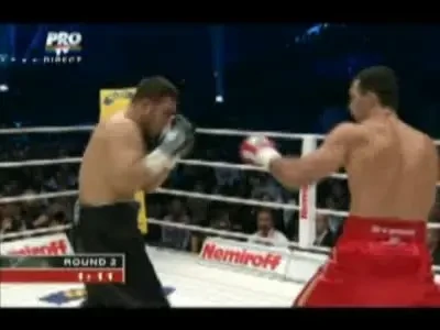 VIDEO: Campionul greilor: Klitschko l-a batut pe Chagaev prin KO tehnic