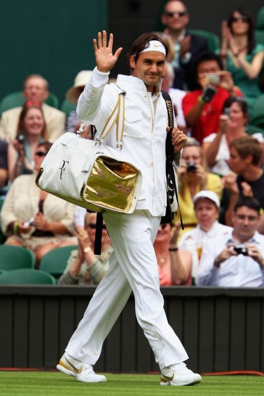Cum se imbraca un campion? Vezi ce intrare si-a facut Federer la Wimbledon_6