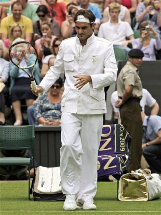 Cum se imbraca un campion? Vezi ce intrare si-a facut Federer la Wimbledon_8