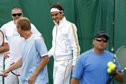 Cum se imbraca un campion? Vezi ce intrare si-a facut Federer la Wimbledon_7
