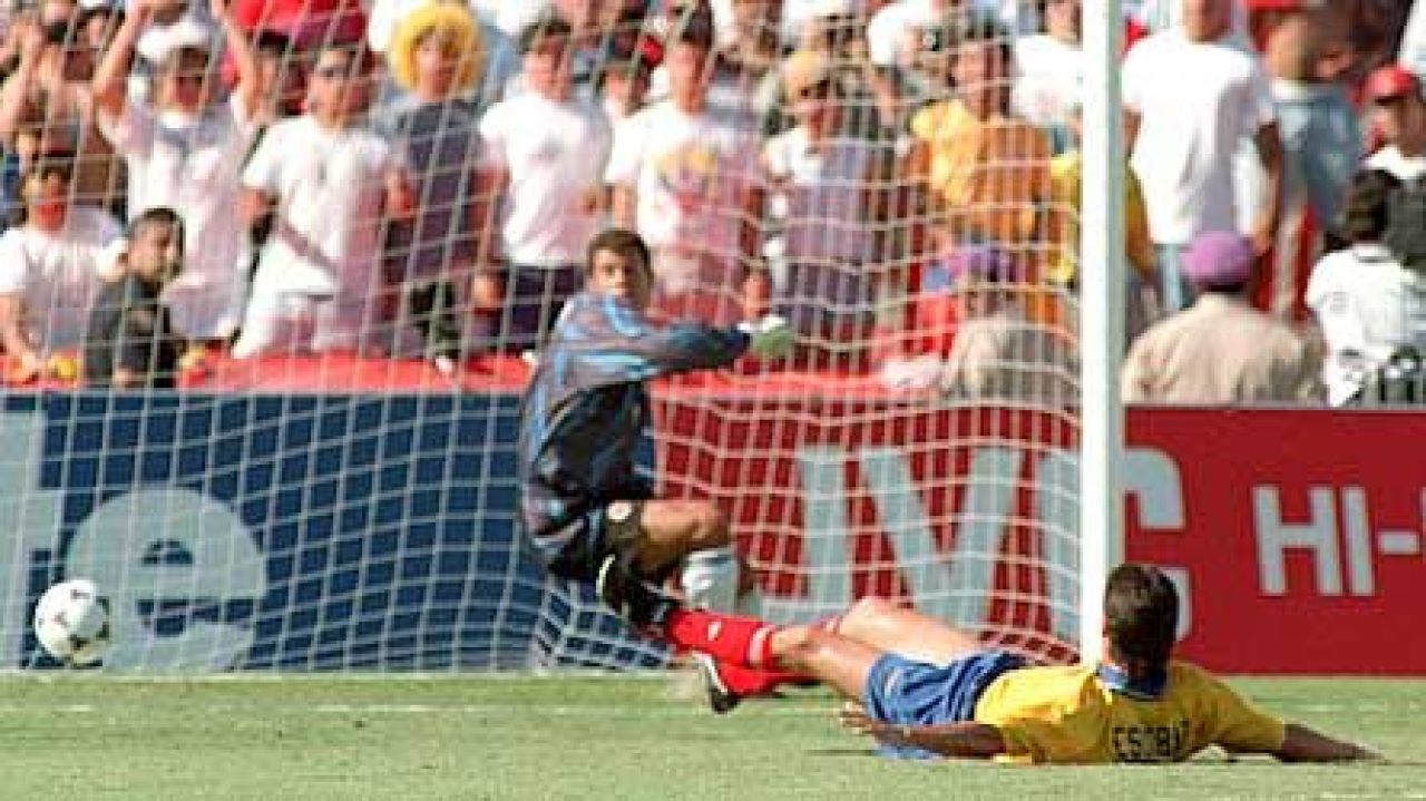 Un autogol i-a adus moartea: 15 ani de la sfarsitul lui Escobar!_2