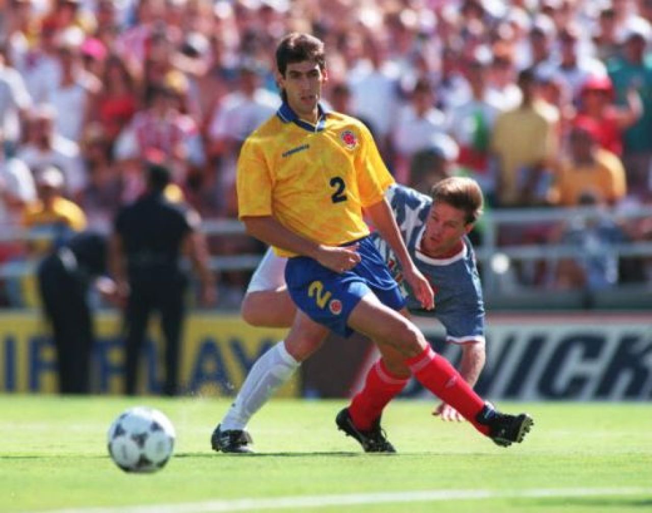 Un autogol i-a adus moartea: 15 ani de la sfarsitul lui Escobar!_3