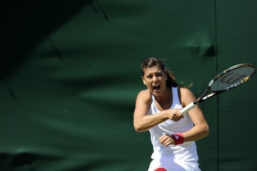 FOTO: Sorana, sarcina criminala in turul III la Wimbledon! Joaca cu Azarenka, favorita nr 8!_5
