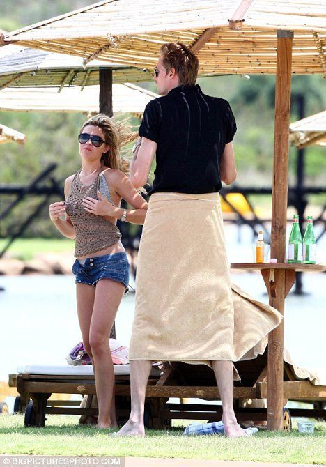 FOTO / Premier League s-a mutat pe plaja.._7