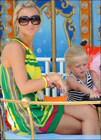 FOTO / Premier League s-a mutat pe plaja.._19